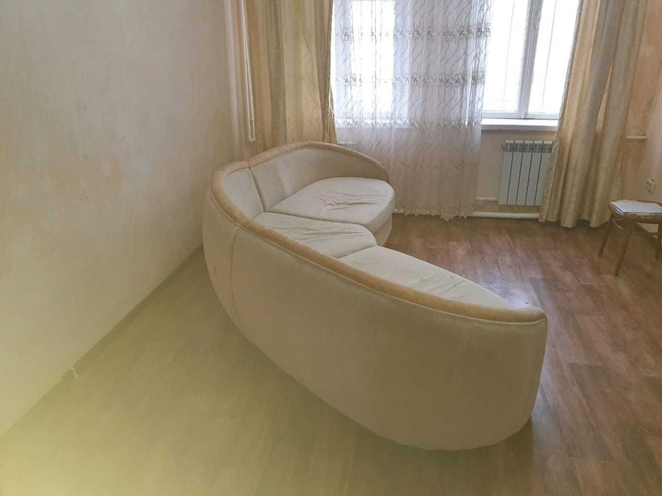 Продам необычный полукруглый диван (3 модуля)
