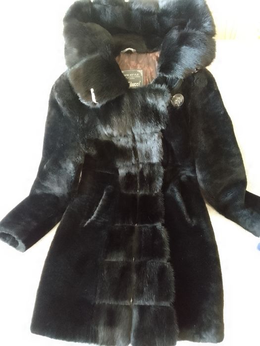 Мутоновая шуба с норкой