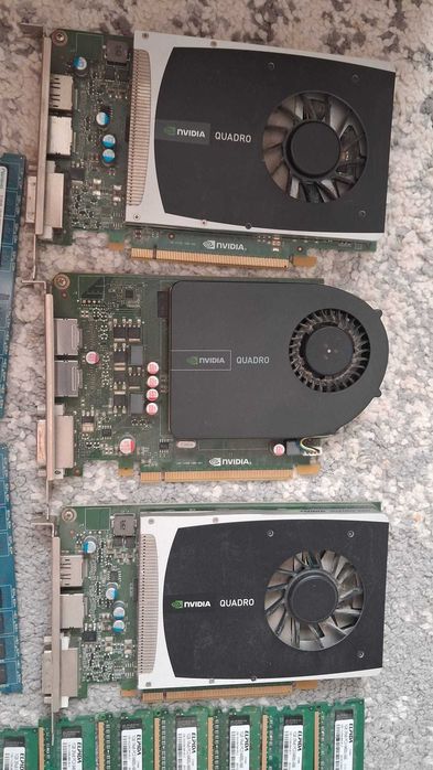 Vand RAM 512 - 1G PC2 si placa video Nvidia Quadro 2000