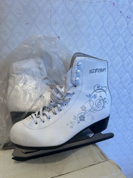 Коньки 37 и 41 размер, ақ қара