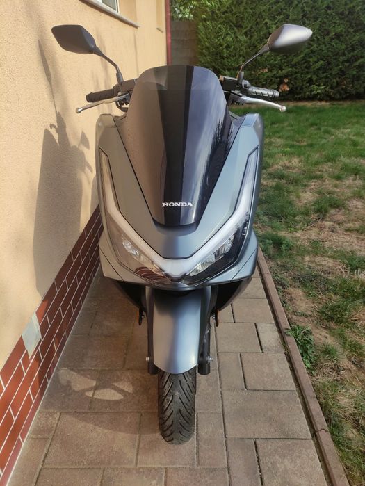 Vând honda pcx dx 125cc model 2025