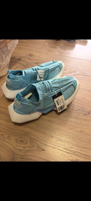 продам кроссовки