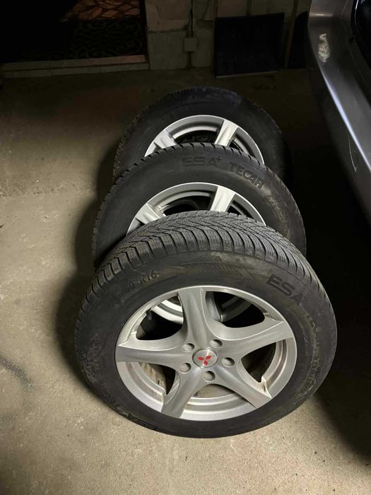 Алуминиеви джанти 16" 5x114.3 със зимни гуми 215/60/16