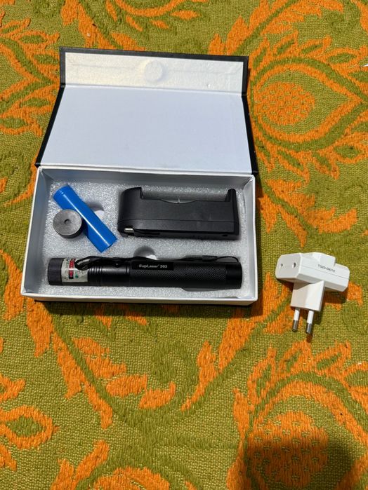Vând laser 303 foarte puternic
