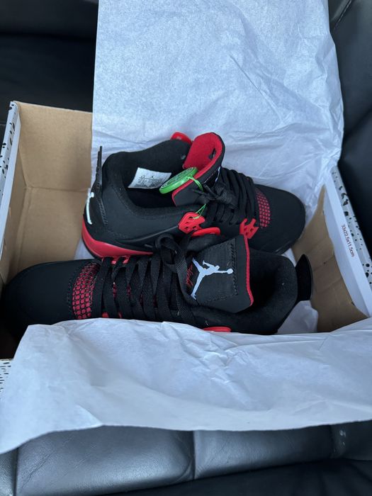 Adidași Jordan 4 Red Thunder