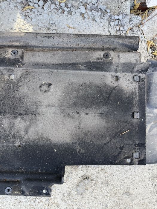 Scut lateral stanga Audi A4 B8 2008-2015 8K0825207D 8K0 825 207 D