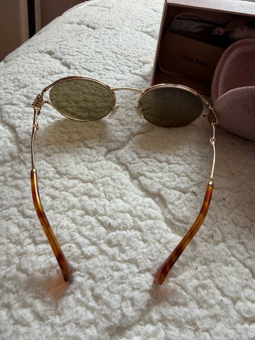 Нови слънчеви очила MIU MIU