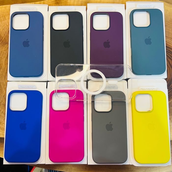  Apple iPhone 16 Pro & 16 Pro Max MagSafe Silicone Case