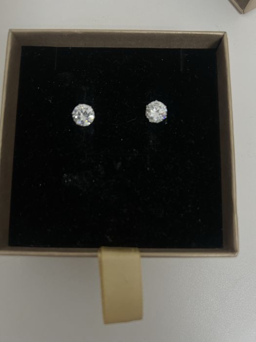 Серьги пусеты в отличном состоянии