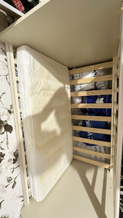 Продам детскую кроватку