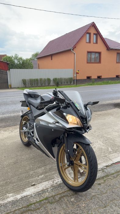 Vând Yamaha YZF-R125, an 2012