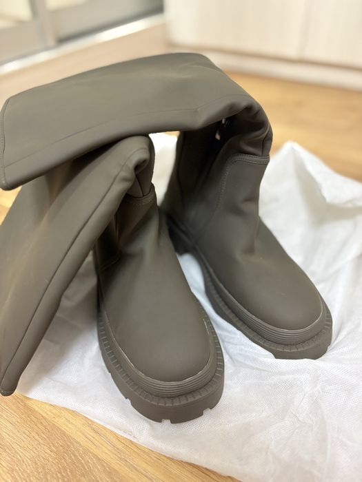 Продам новые зимние сапоги