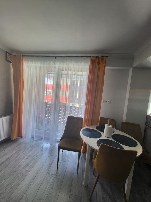 Inchiriez apartament