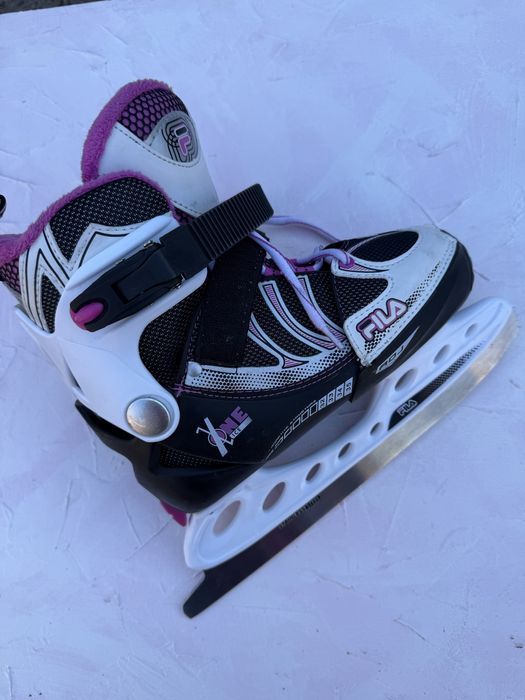 Продам регулируемые коньки