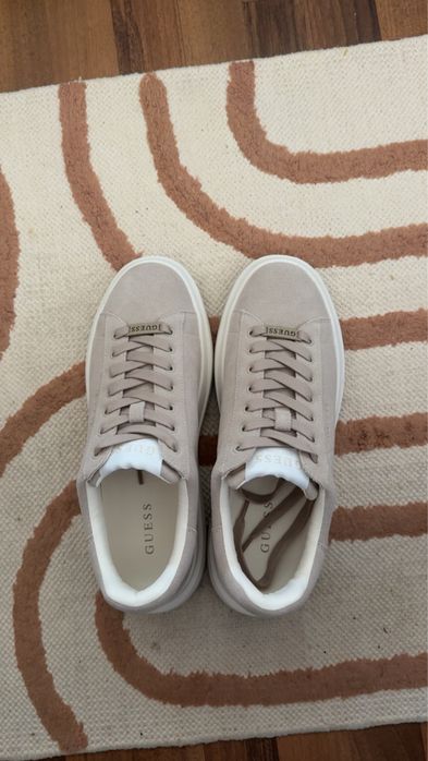 Обувки Guess Elba
