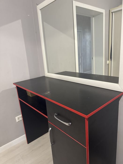 Стол для парикмахера