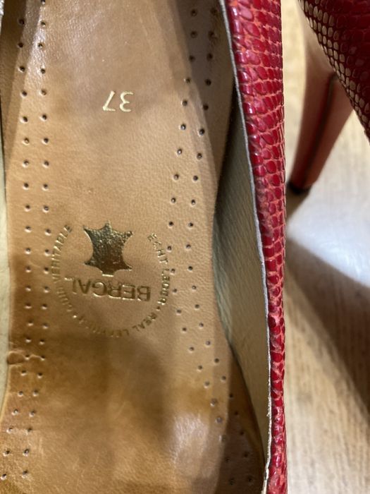 Pantofi piele noi - marimea 37