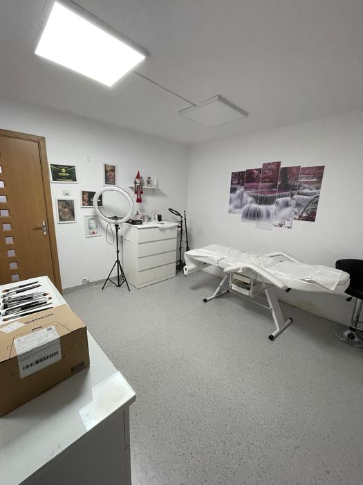 Inchiriez spatiu comercial