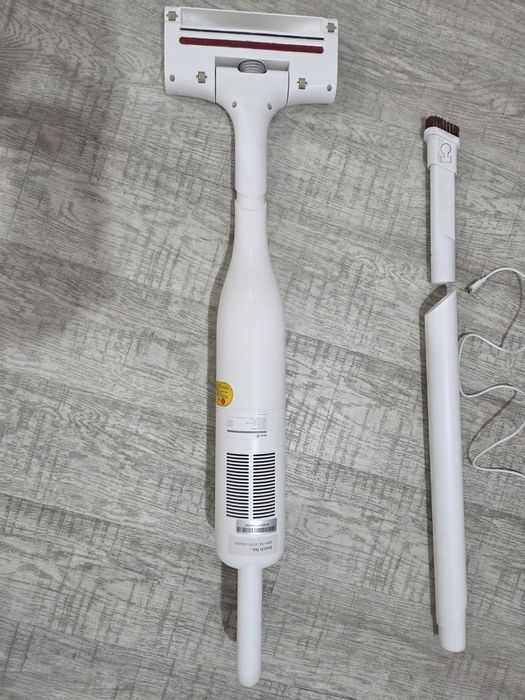 Пылесос Deerma VC01