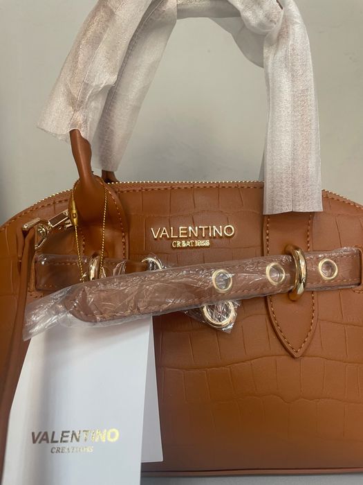 Дамска чанта от естествена кожа Valentino