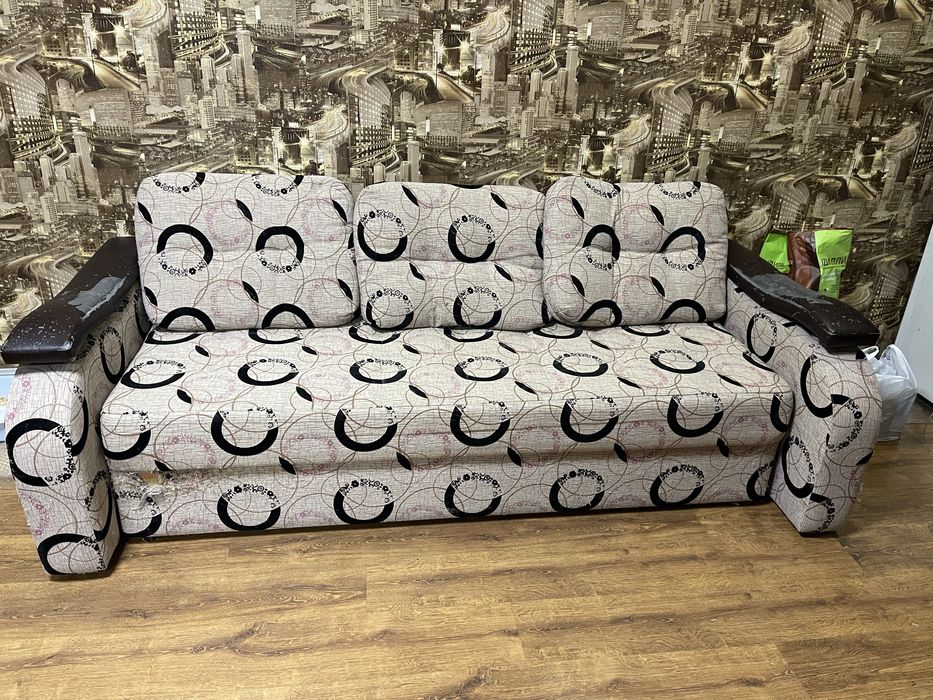 Отдам даром диван