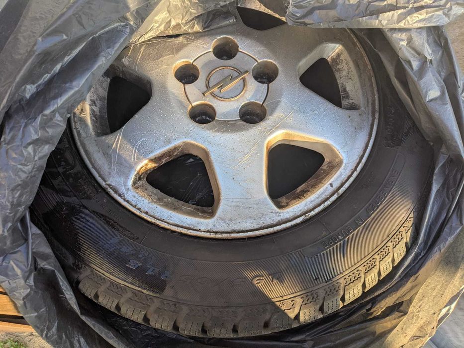 4 roți complete Opel Zafira - jante + cauciucuri de iarnă, 195/65 R16