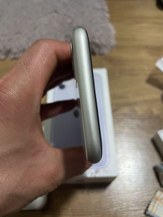 Iphone 11 srochna sotiladi
