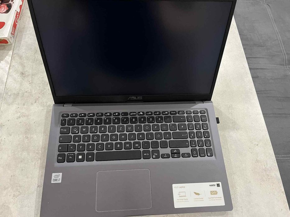 Лаптоп Asus перфектен