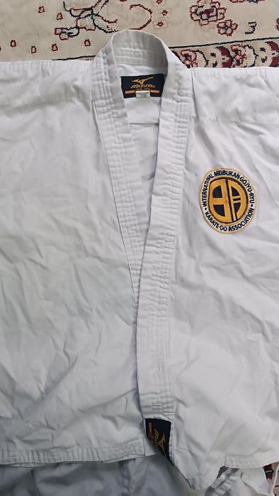 Продам кимано рост 140 на 8-9-10 лет