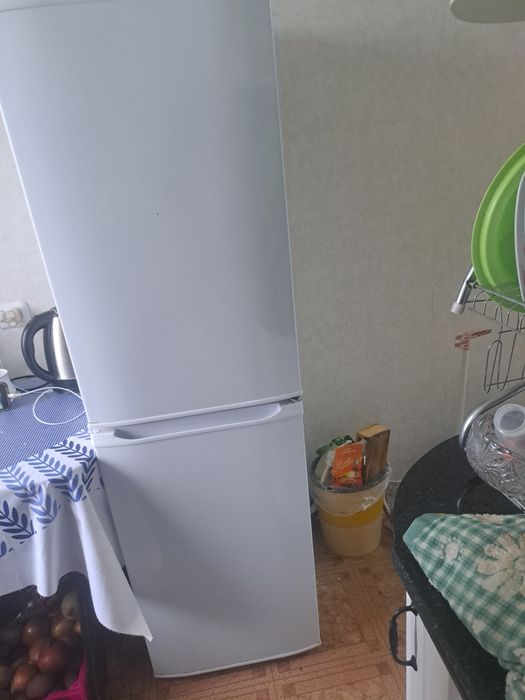 Продам холодильник