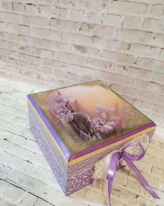 Шкатулка "Весенние ирисы"