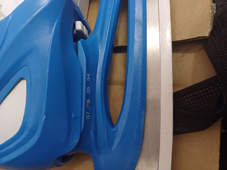 Продам коньки **