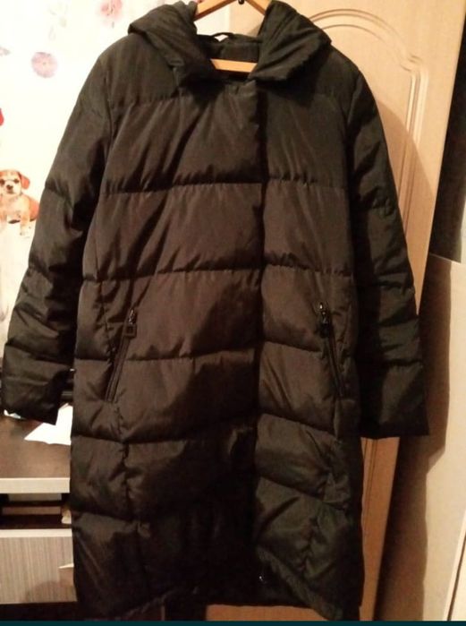 Продаётся зимняя куртка-плащ.