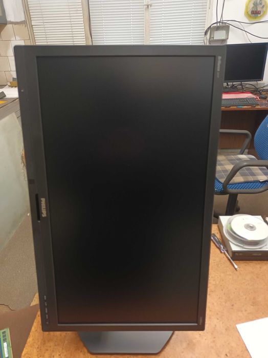 Продавам монитор PHILIPS 24 инча