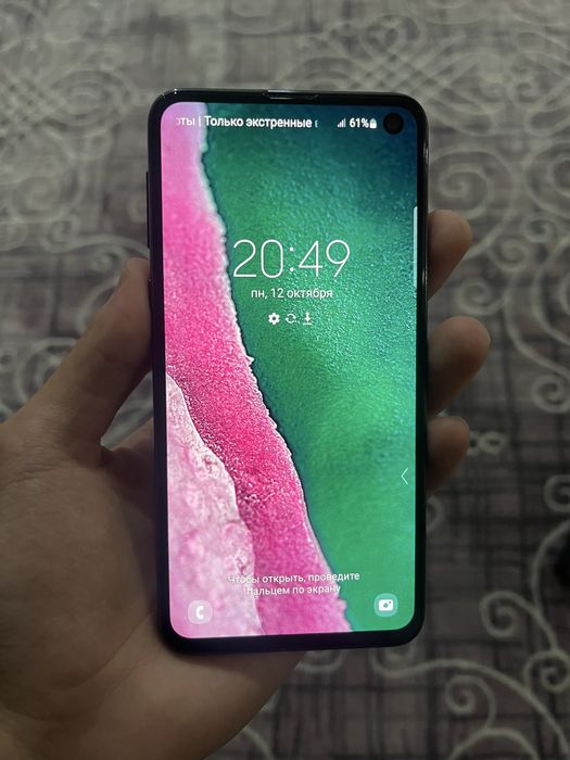 Samsung s10e (128гб)