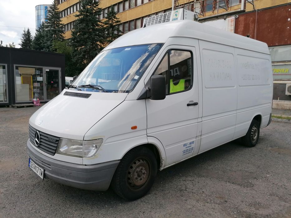 Хладилен бус под наем Форд Транзит 120, Мерцедес Спринтер Фиат Фиорино