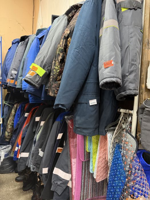 Продаю спец одежду