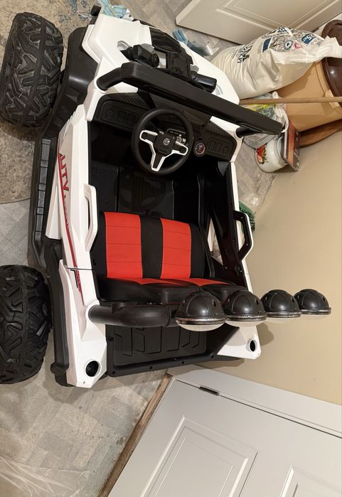 Электромашинка почти новый