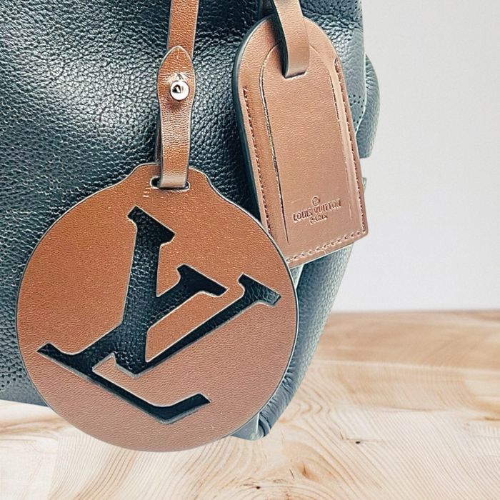 Louis Vuitton Beaubourg Hobo оригинална дамска чанта като нова