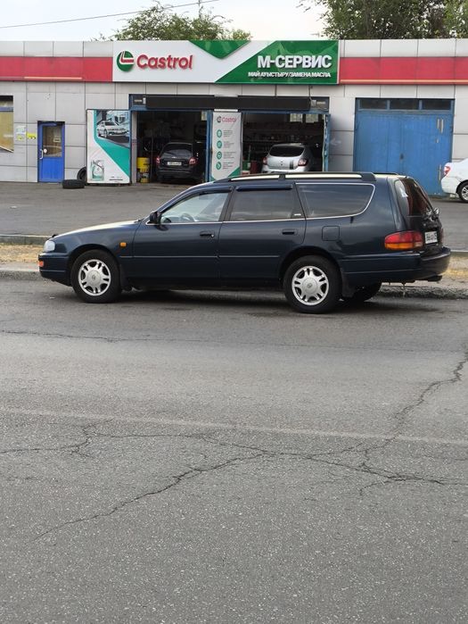 Тойота Камри универсал