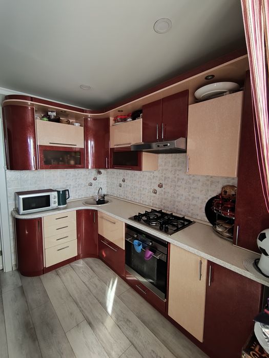 Продам кухонный гарнитур б/у