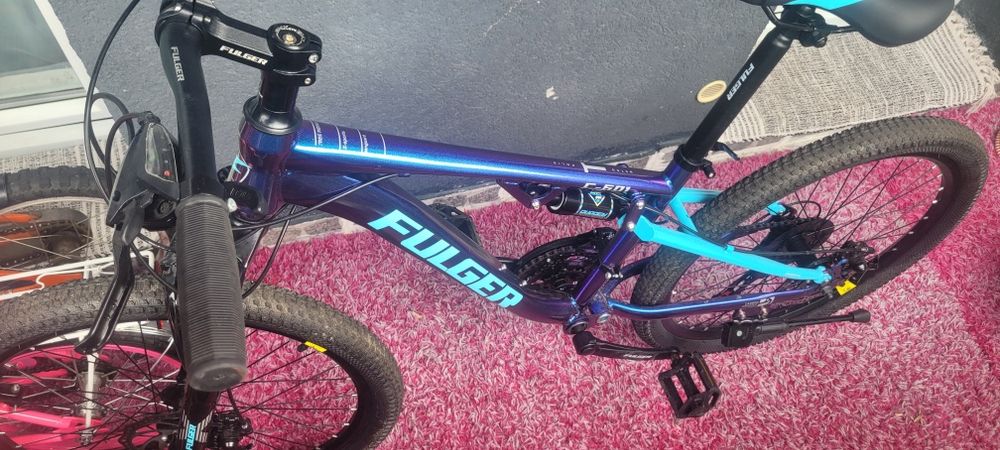 Bicicleta noua fulger