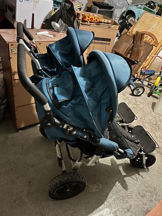 Коляска для двойни