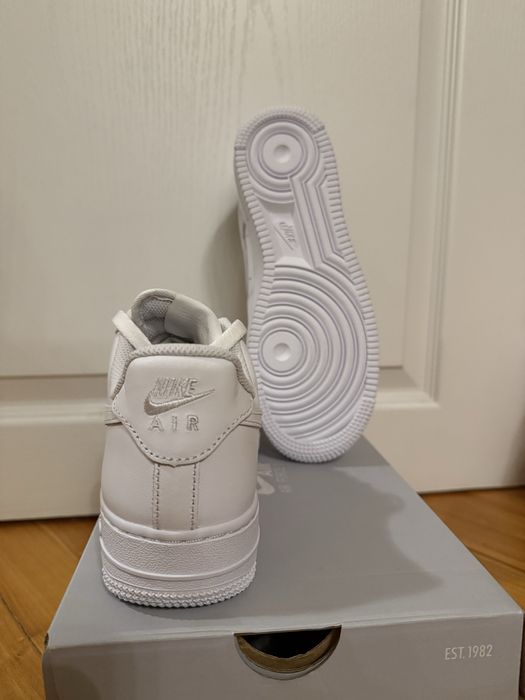 Бели маратонки Air Force 1