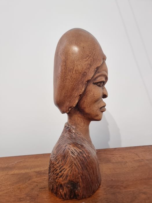 Sculptura in lemn / bust african