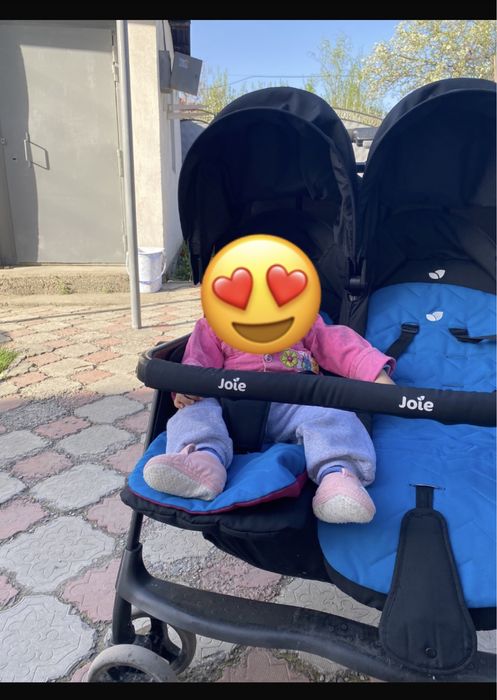 Коляска егіздердікі