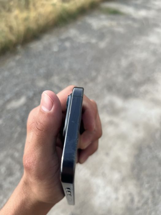 iPhone 15 pro темно синий