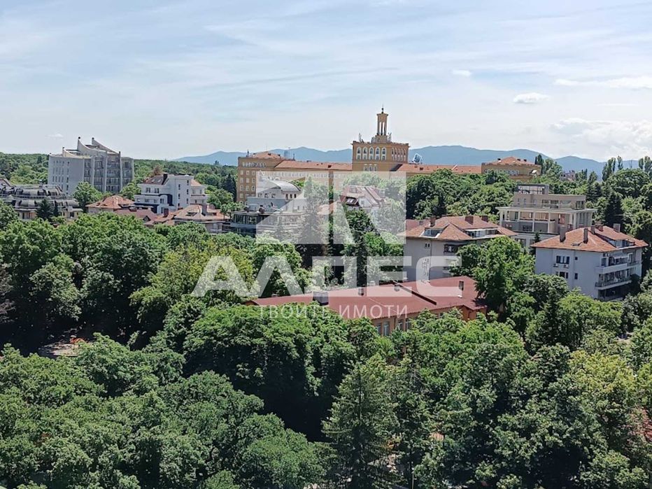 Продава се панорамен двустаен ап. в Лозенец!