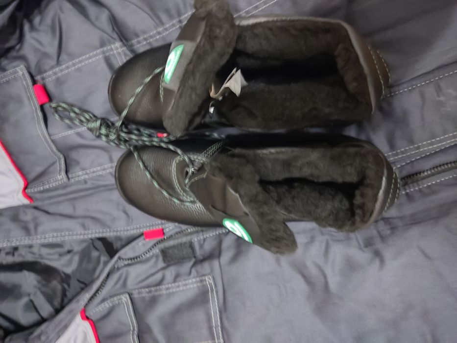 Продам спец одежду зима