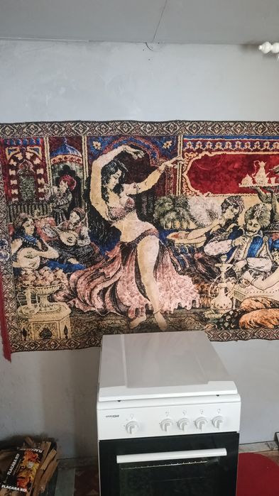 Vând carpetă 1500 negociabil